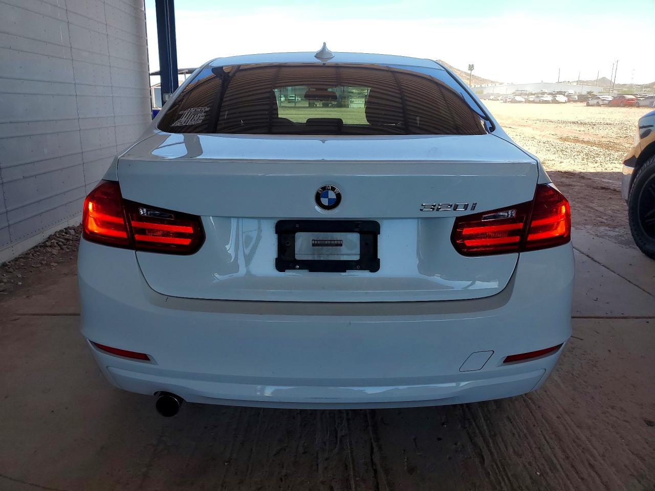 2014 BMW 320 I - zdjęcie 6