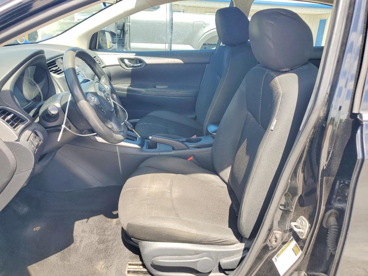 2018 Nissan Sentra S - zdjęcie 7