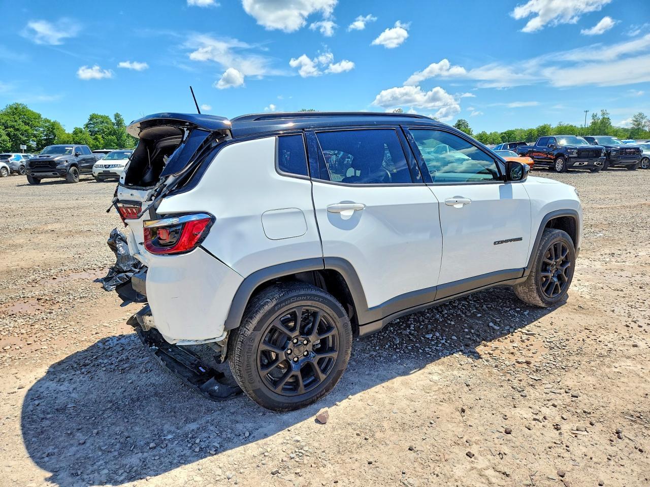 2022 Jeep Compass Latitude - zdjęcie 3