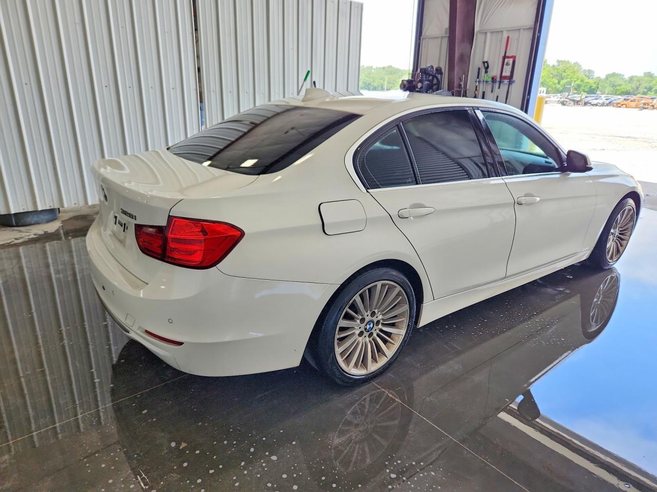 2015 BMW 328 I - zdjęcie 3