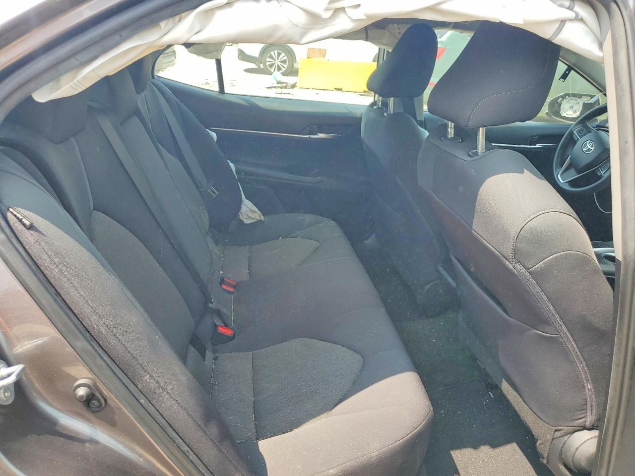 2023 Toyota Camry Le - zdjęcie 10