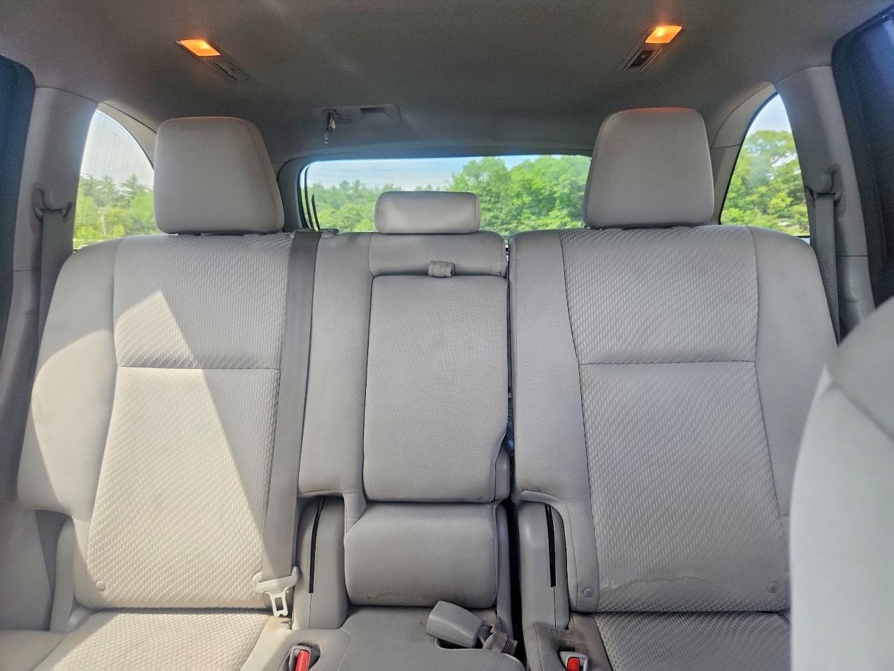 2014 Toyota Highlander Le - zdjęcie 10
