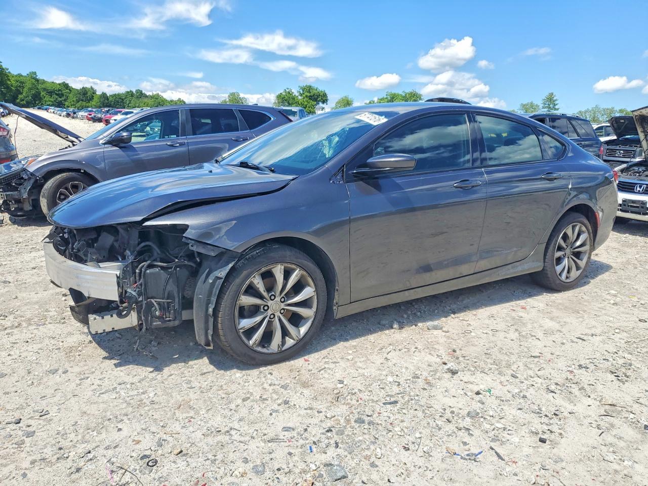 2015 Chrysler 200 S - zdjęcie główne