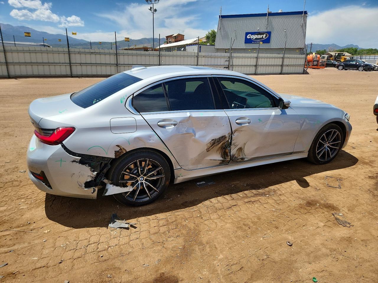 2020 BMW Seria 3 330i - zdjęcie 3