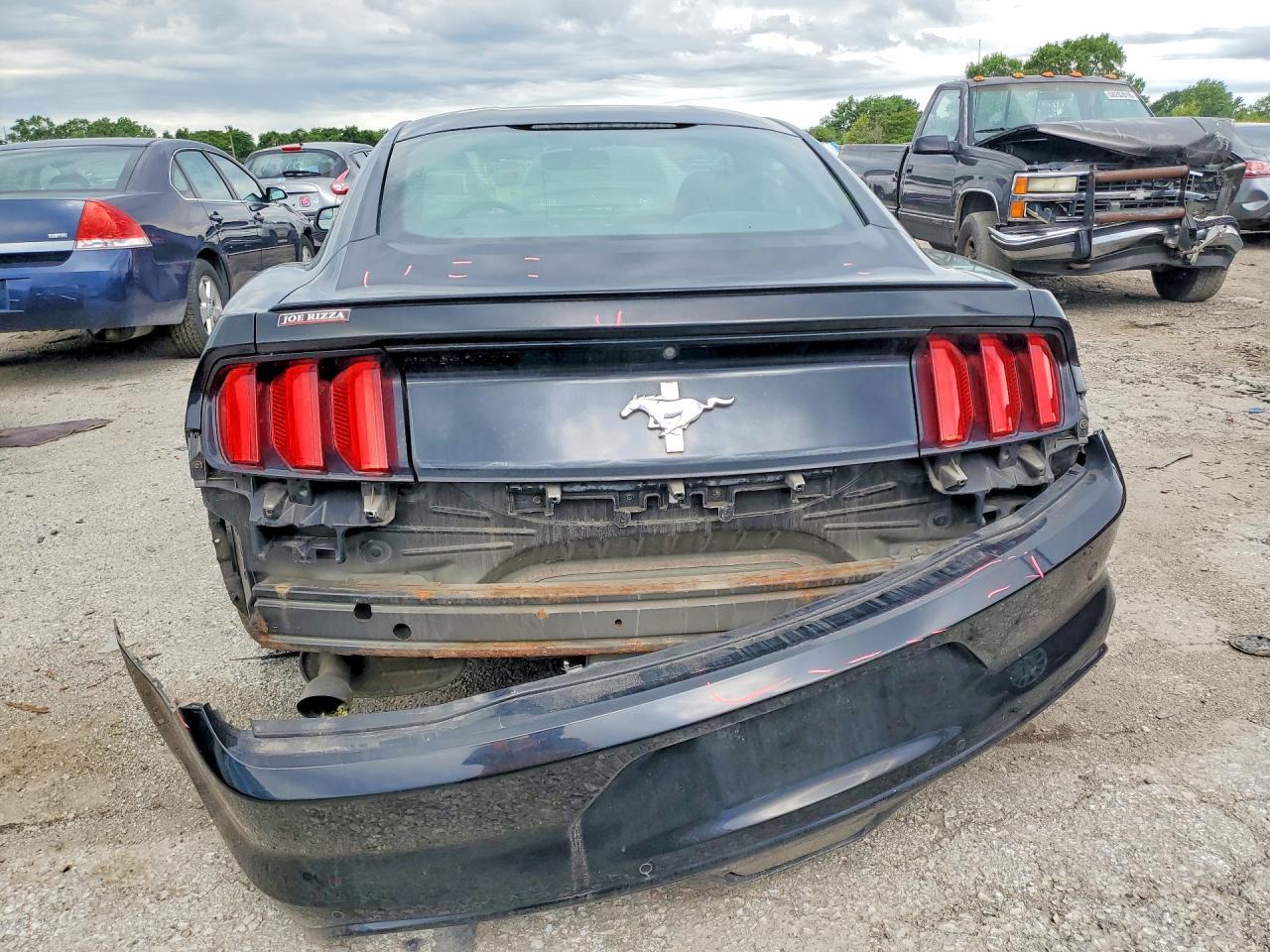 2016 Ford Mustang - zdjęcie 6