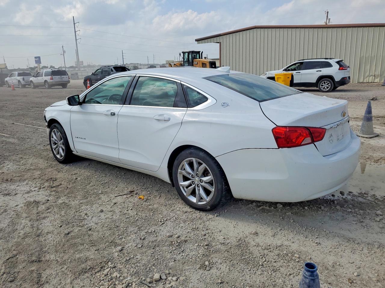 2017 Chevrolet Impala Lt - zdjęcie 2