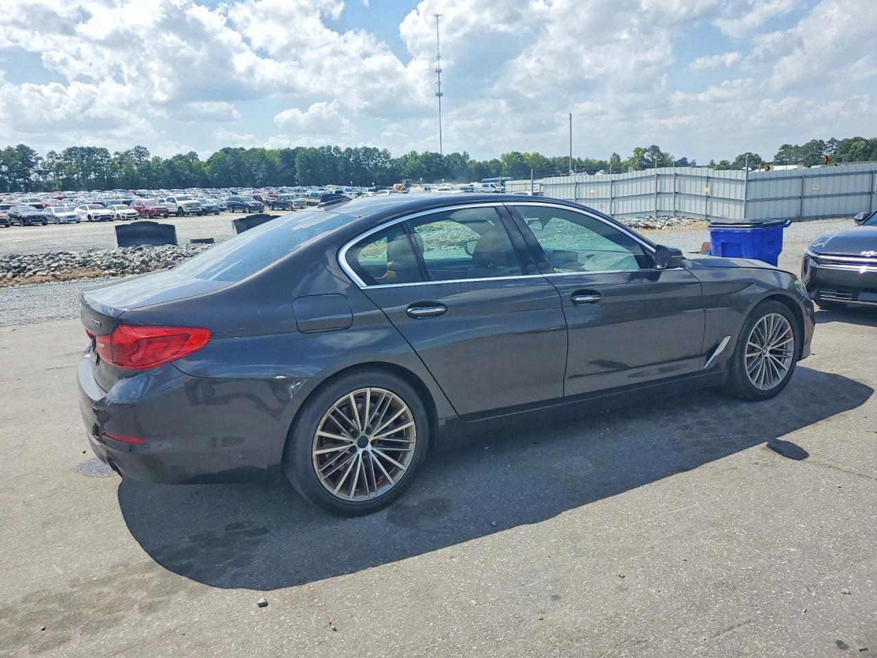 2017 BMW 530 I - zdjęcie 3