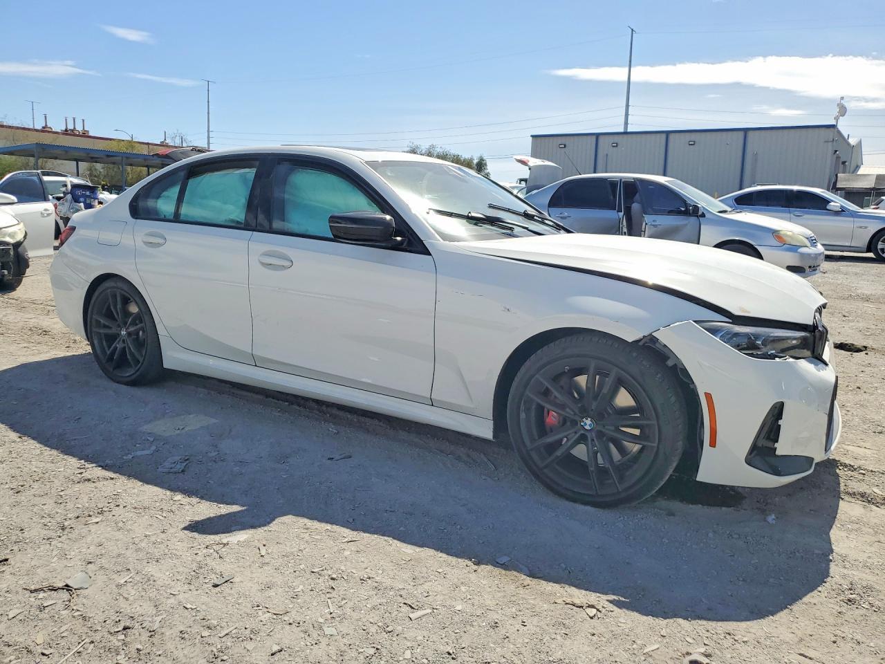 2024 BMW 330I - zdjęcie 4