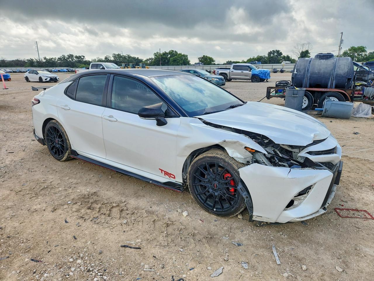 2022 Toyota Camry Trd - zdjęcie 4