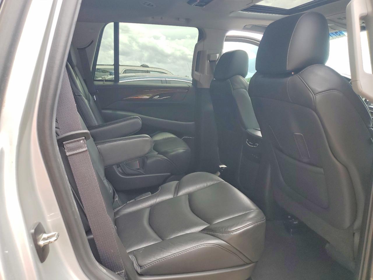 2018 Cadillac Escalade Luxury - zdjęcie 11