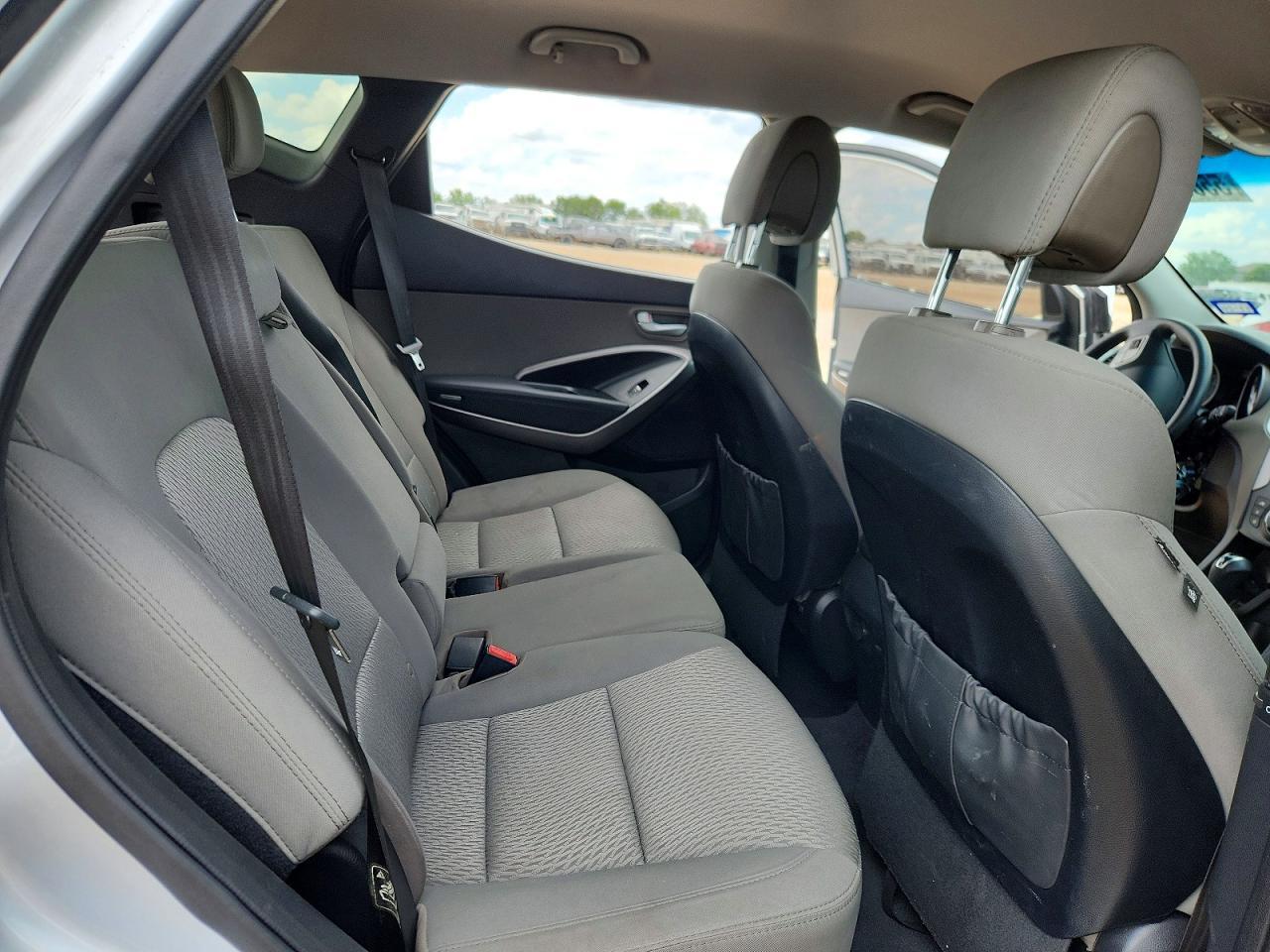 2016 Hyundai Santa Fe Sport 2.4L - zdjęcie 11