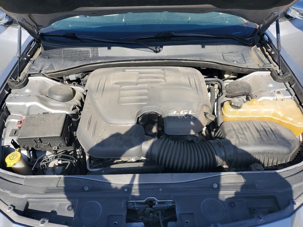 2016 Chrysler 300C - zdjęcie 11
