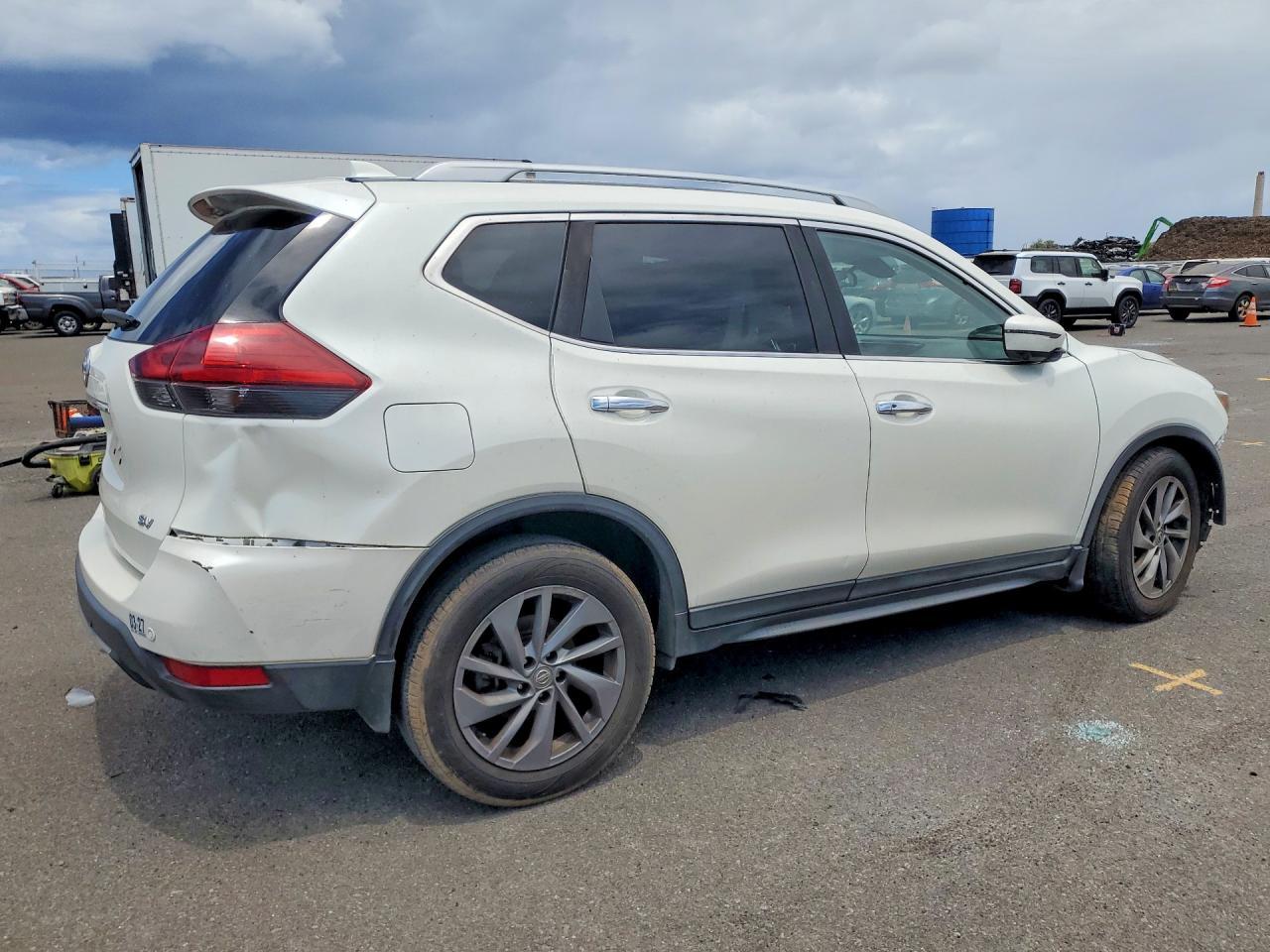 2020 Nissan Rogue - zdjęcie 3