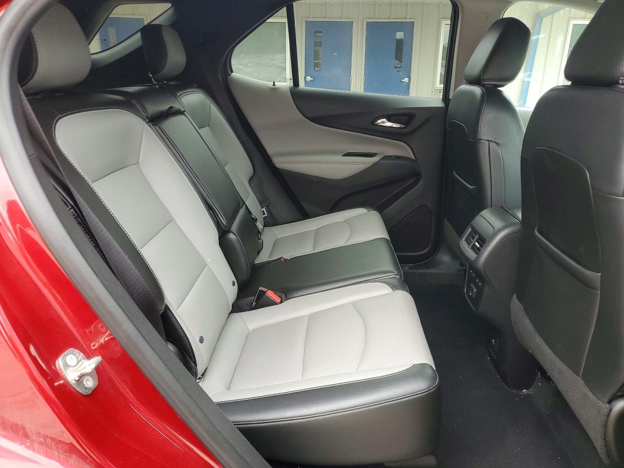2019 Chevrolet Equinox Premier - zdjęcie 11