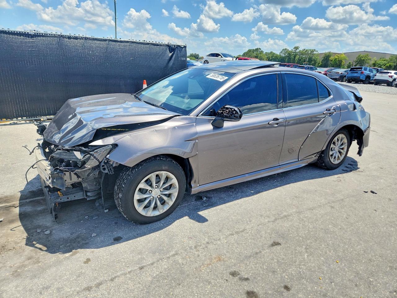 2019 Toyota Camry Xse - zdjęcie główne