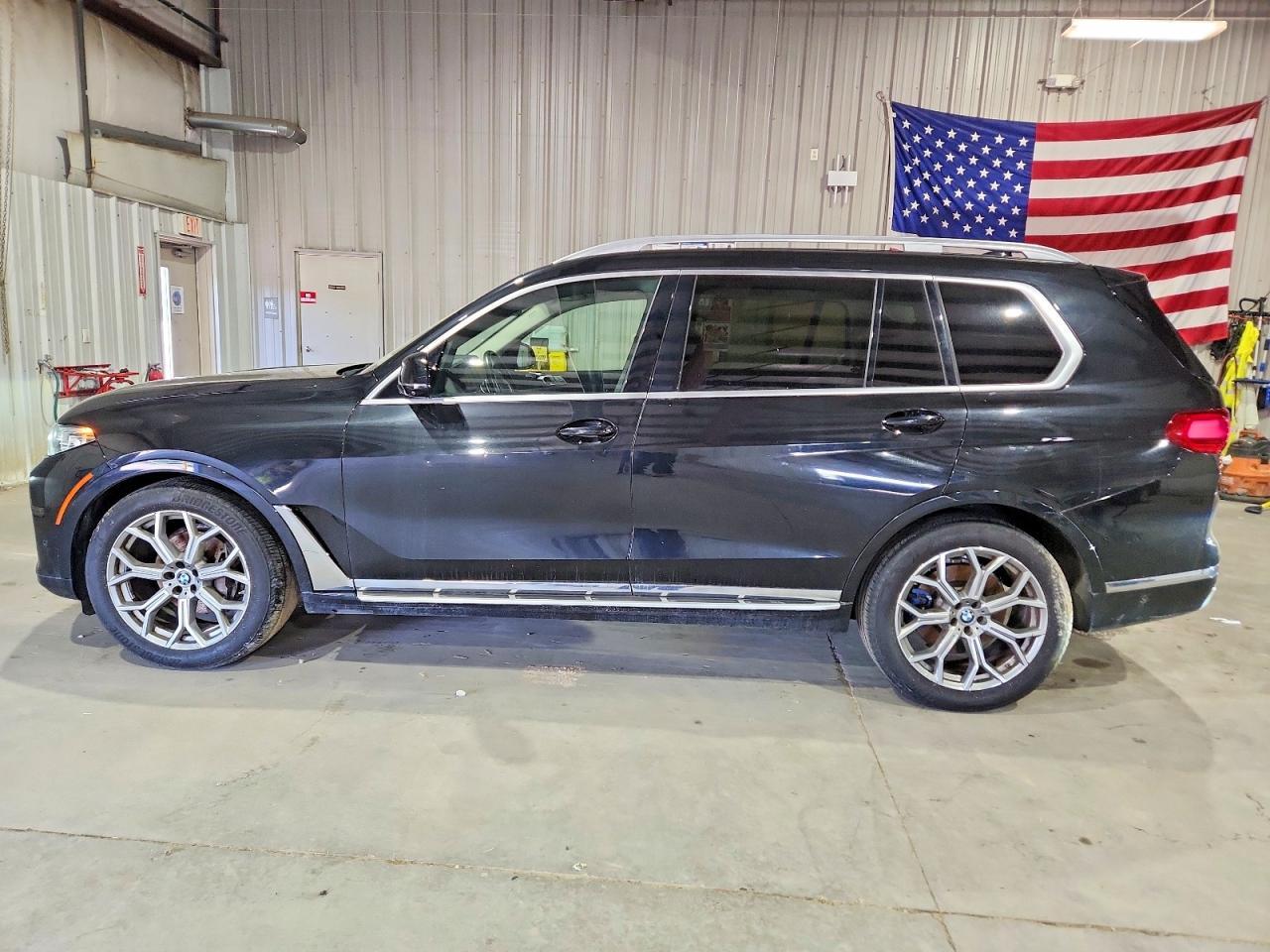 2021 BMW X7 xDrive40I - zdjęcie 13