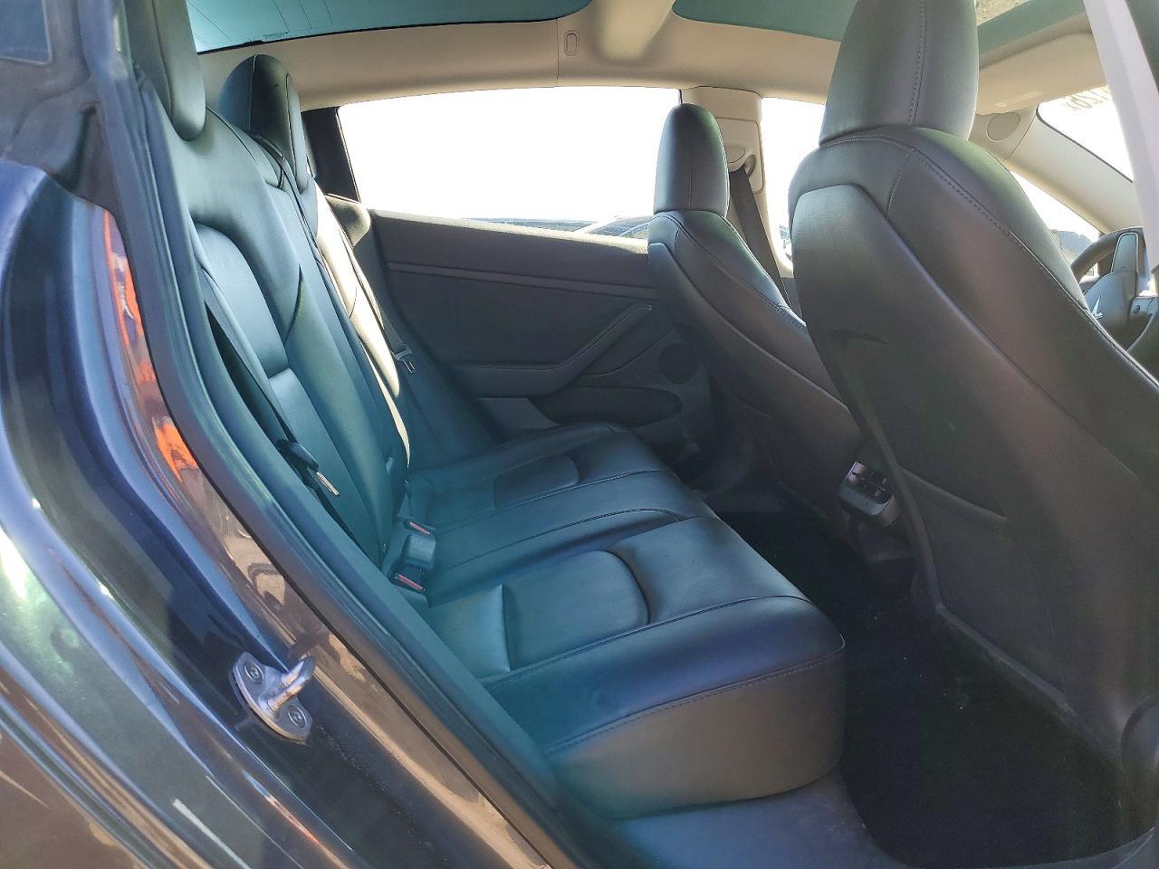 2023 Tesla Model 3 - zdjęcie 11
