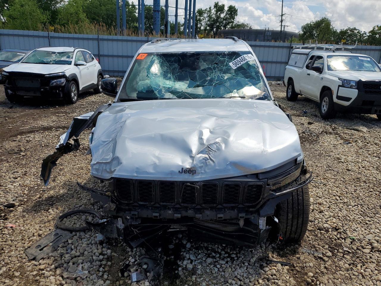 2024 Jeep Grand Cherokee Laredo - zdjęcie 5