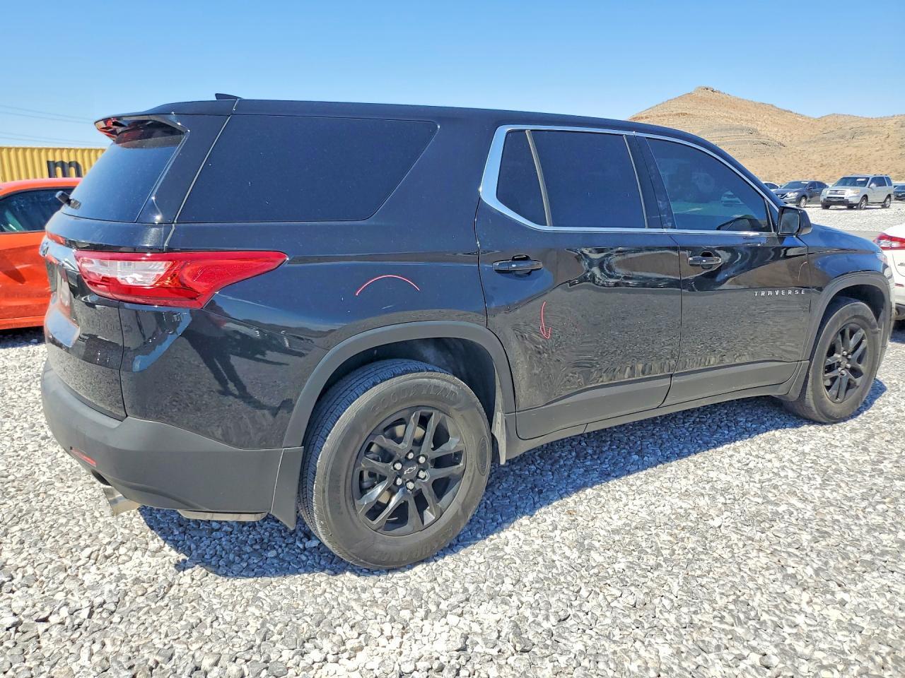 2020 Chevrolet Traverse Ls - zdjęcie 3