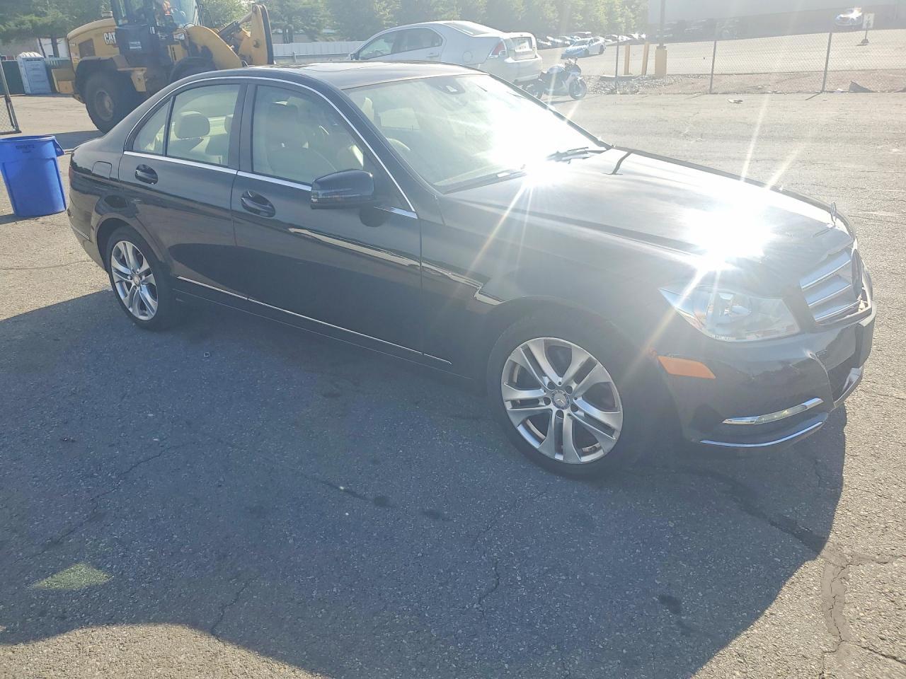 2014 Mercedes-Benz C 300 4Matic - zdjęcie 4