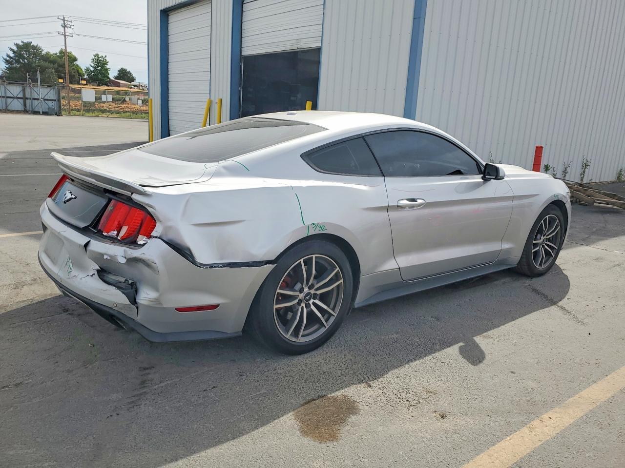 2016 Ford Mustang - zdjęcie 3