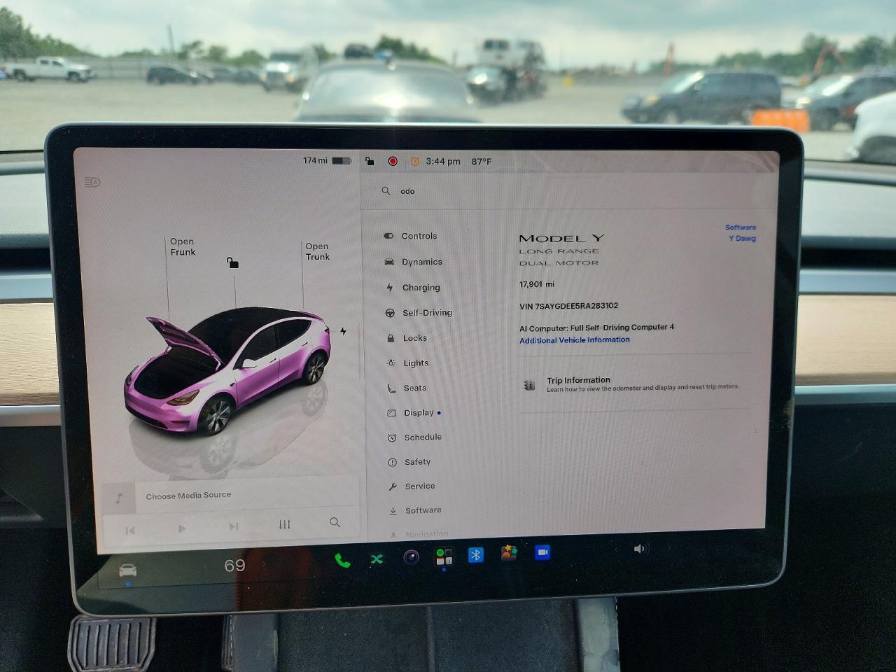 2024 Tesla Model Y - zdjęcie 9