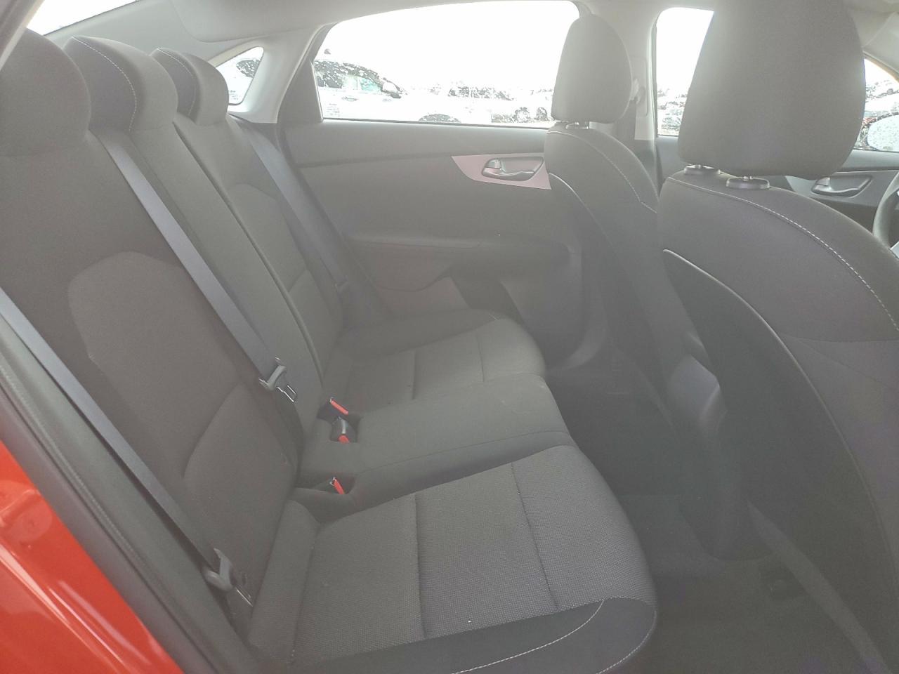 2023 Kia Forte Lxs - zdjęcie 10