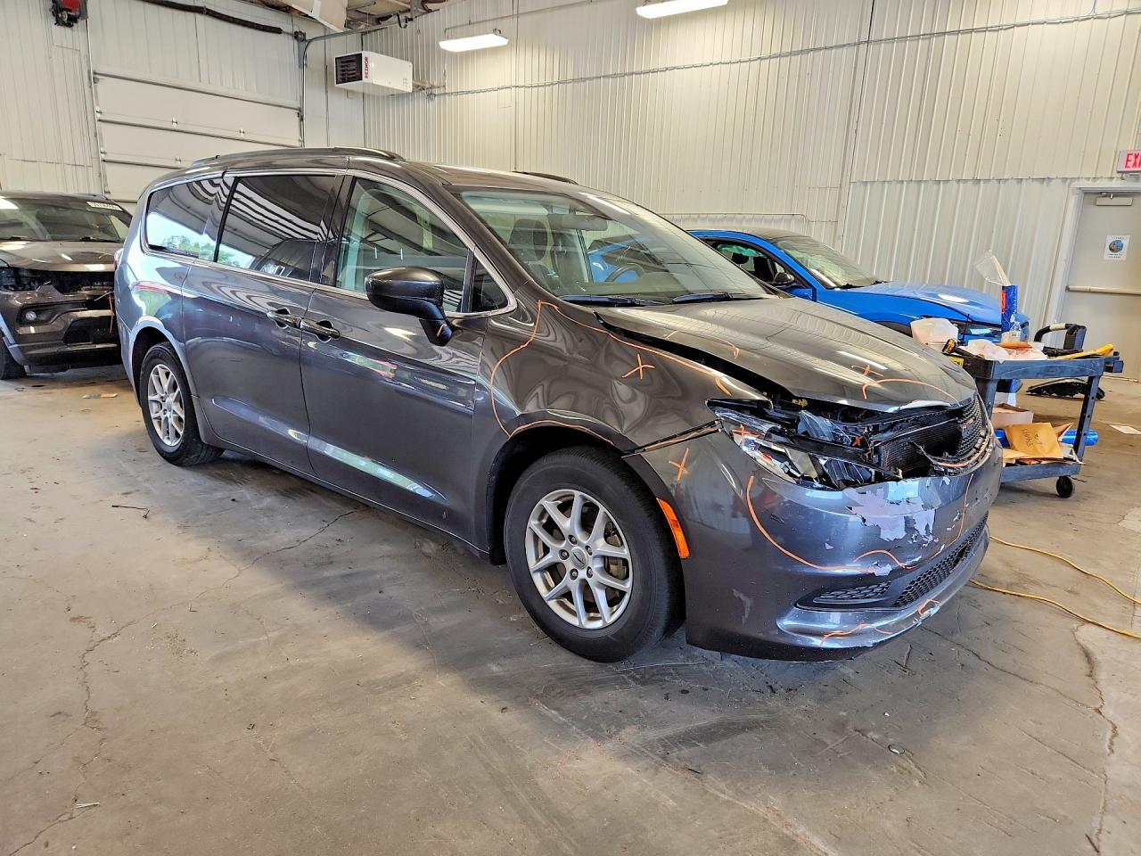 2022 Chrysler Voyager Lx - zdjęcie 4