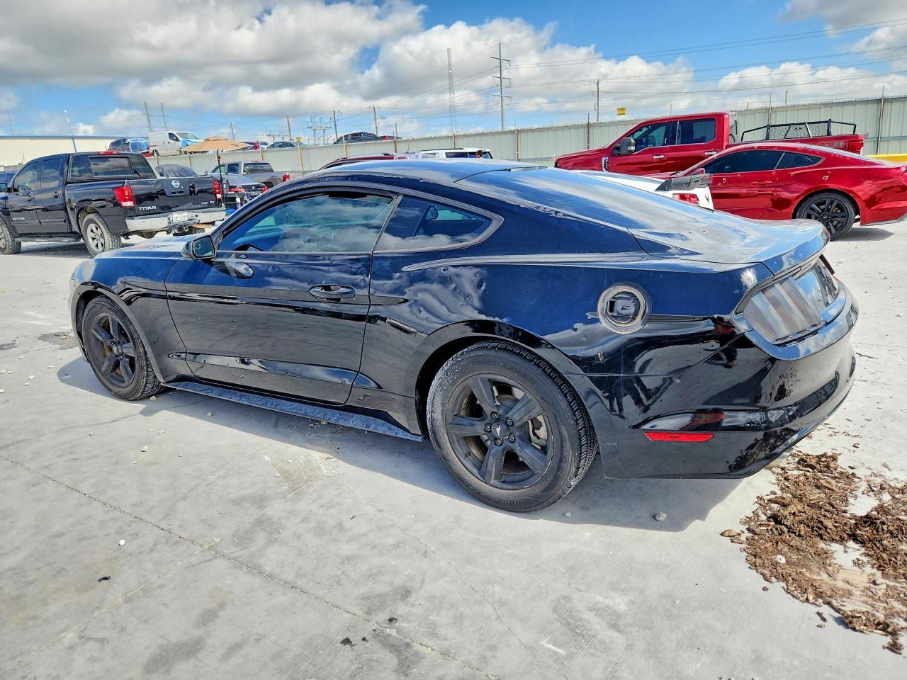 2017 Ford Mustang - zdjęcie 2