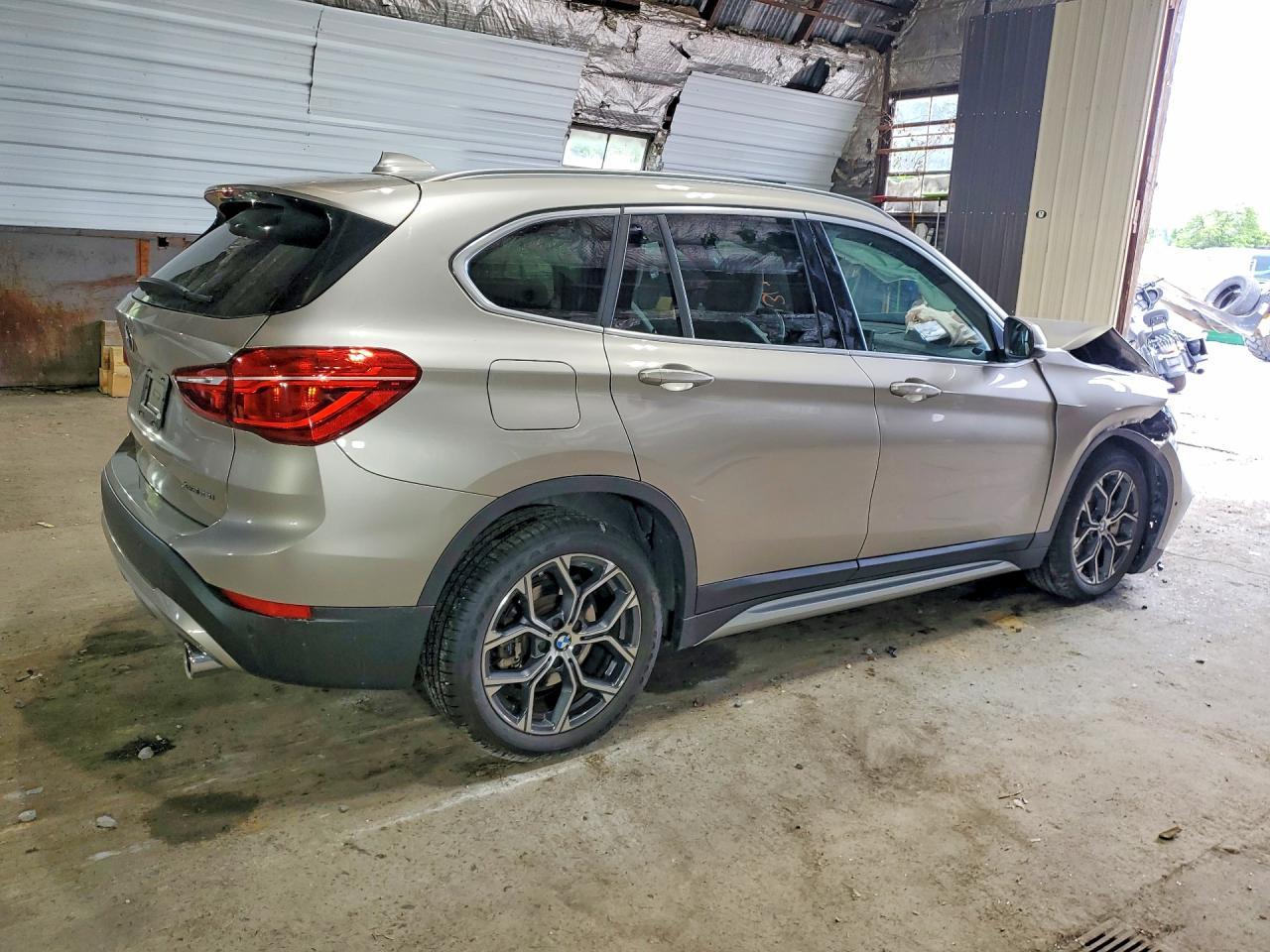2021 BMW X1 xDrive28I - zdjęcie 3