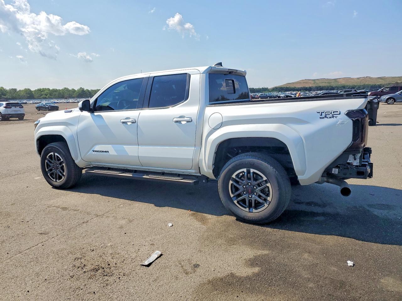 2025 Toyota Tacoma Trd Sport Hv - zdjęcie 2