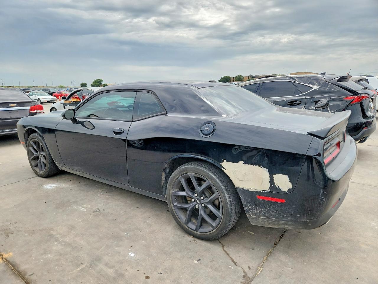 2021 Dodge Challenger Sxt - zdjęcie 2