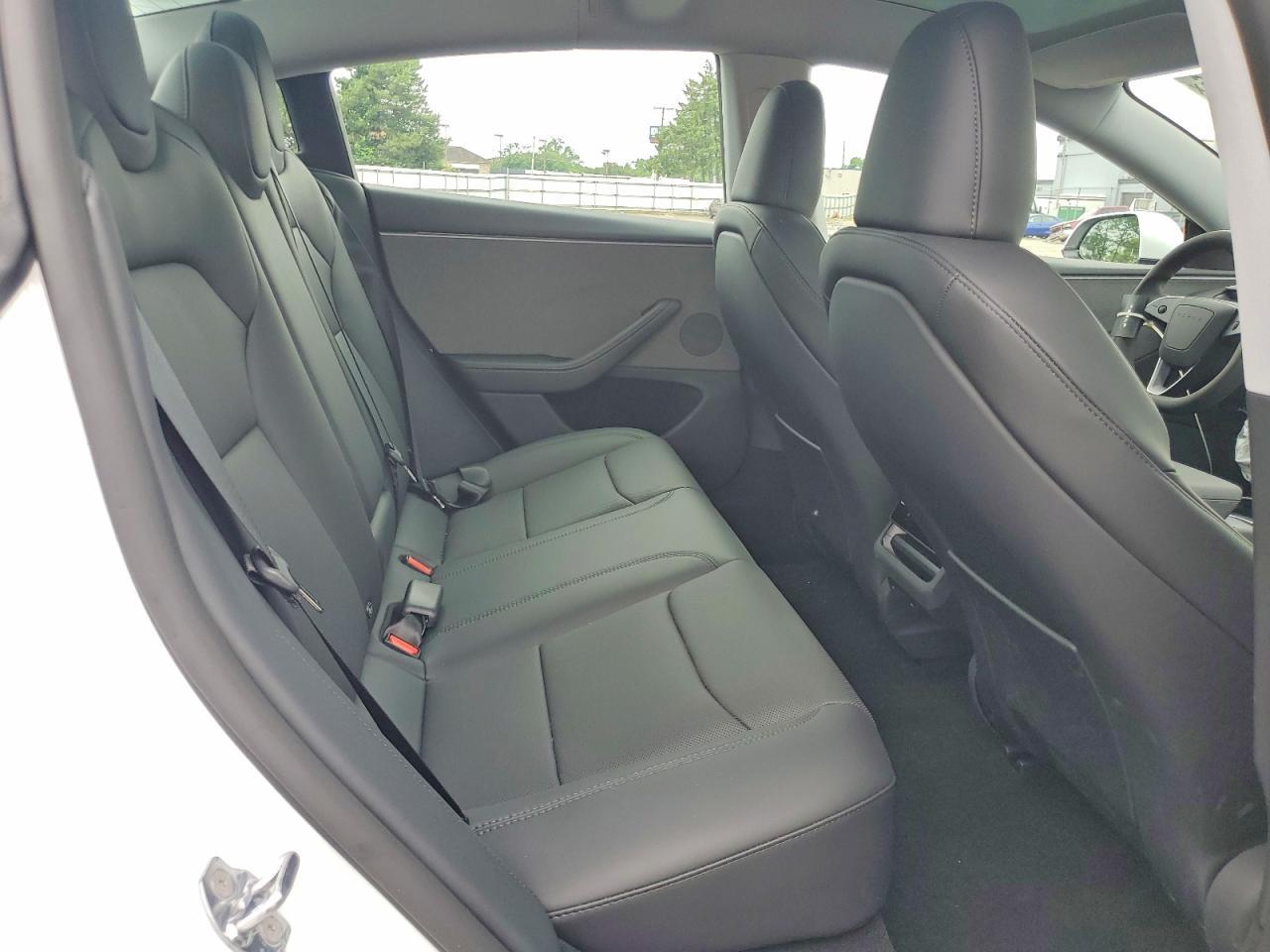 2026 Tesla Model 3 - zdjęcie 10