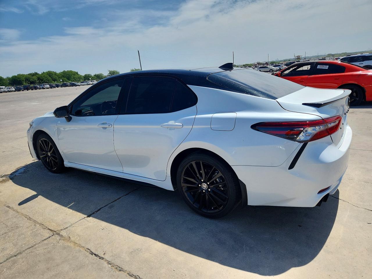 2023 Toyota Camry Xse - zdjęcie 2