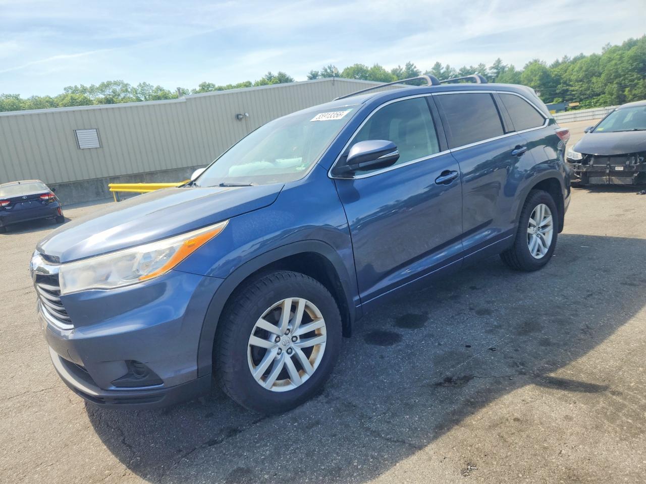 2014 Toyota Highlander Le - zdjęcie główne