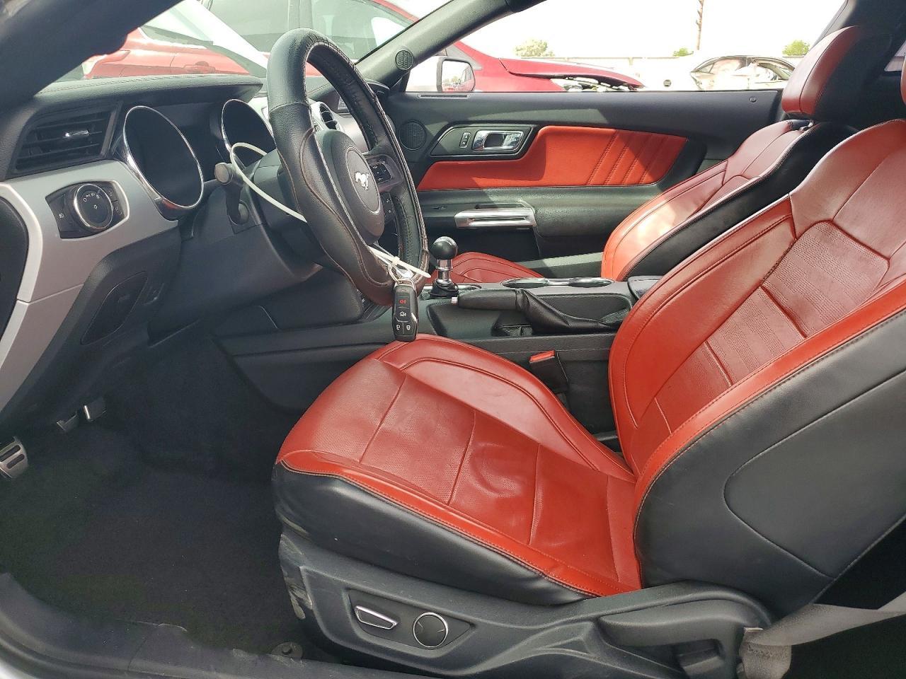 2016 Ford Mustang - zdjęcie 7