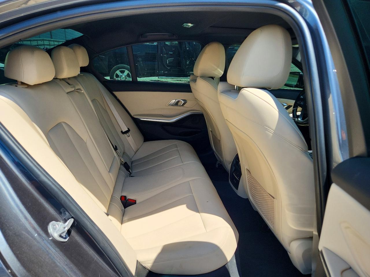 2021 BMW 330Xi - zdjęcie 10