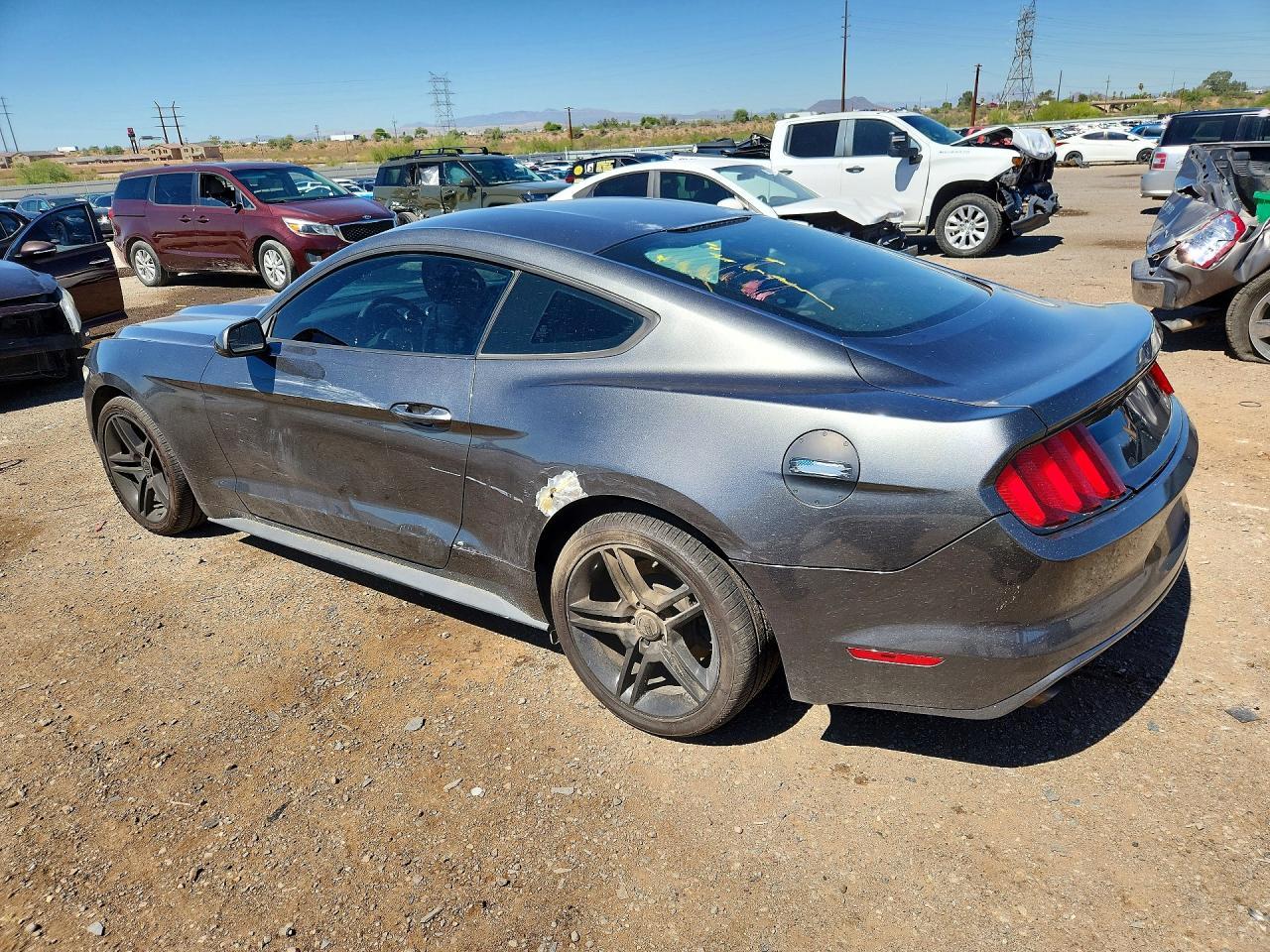 2015 Ford Mustang - zdjęcie 2