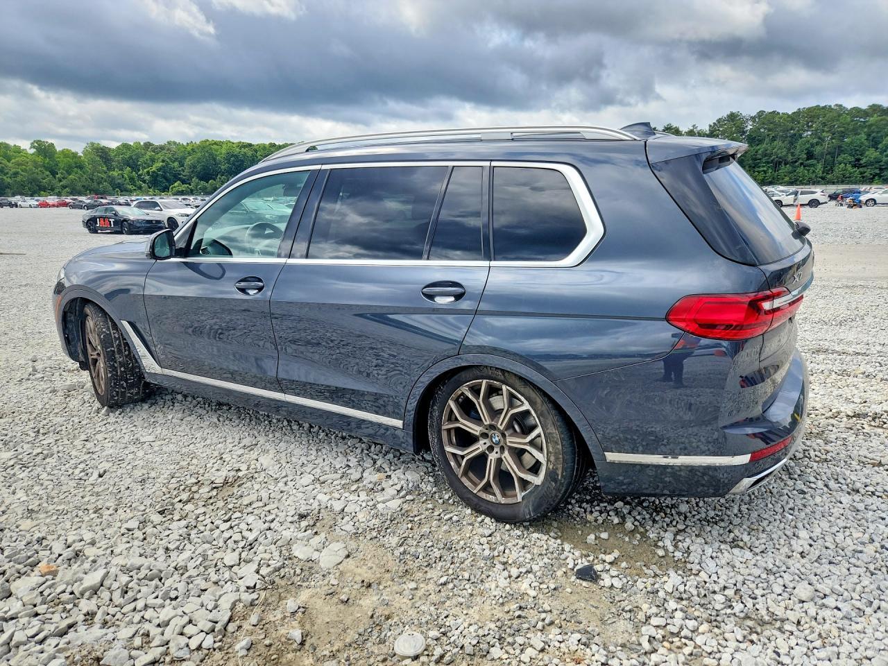 2022 BMW X7 xDrive40I - zdjęcie 2