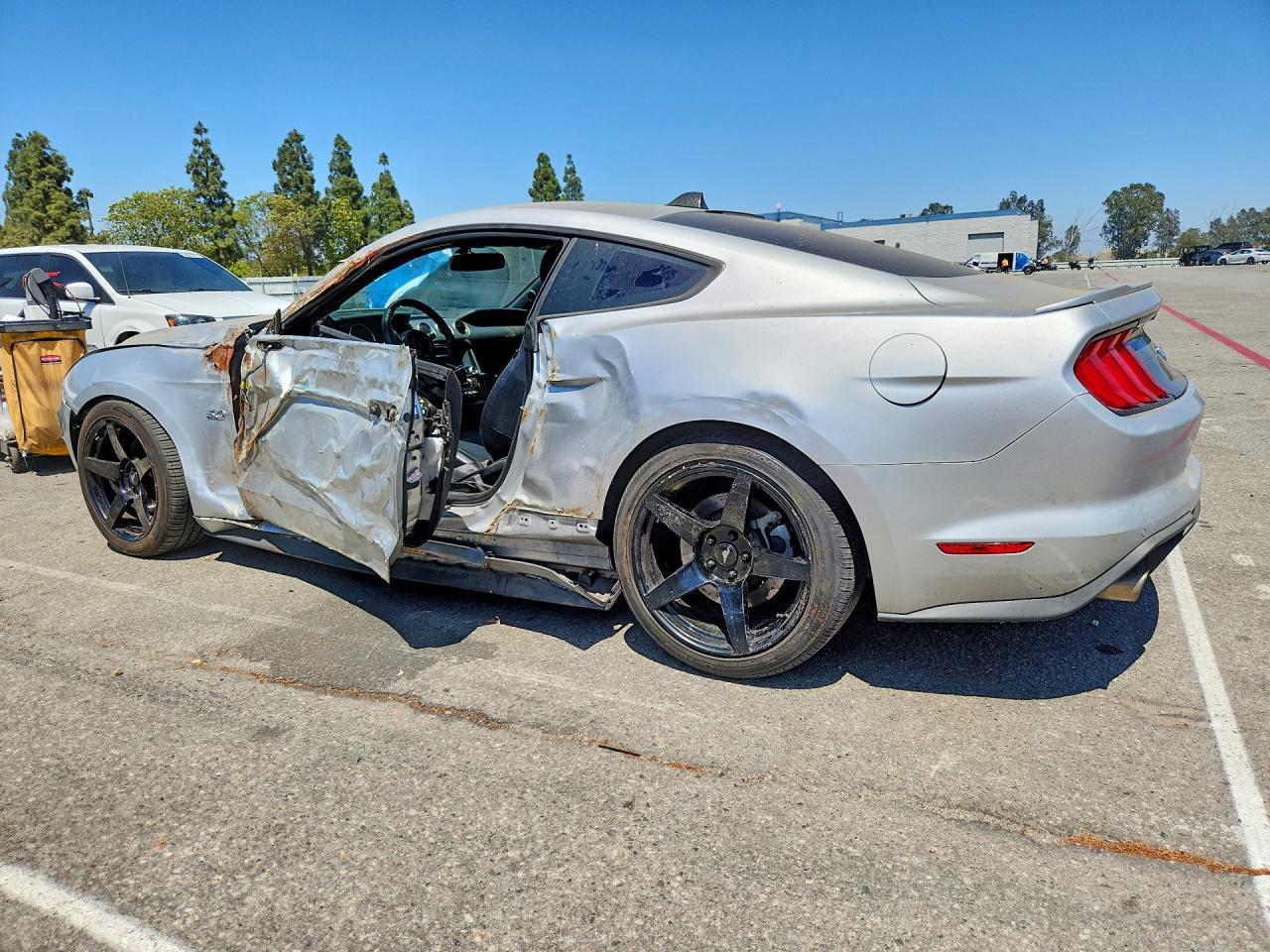 2019 Ford Mustang Gt - zdjęcie 2