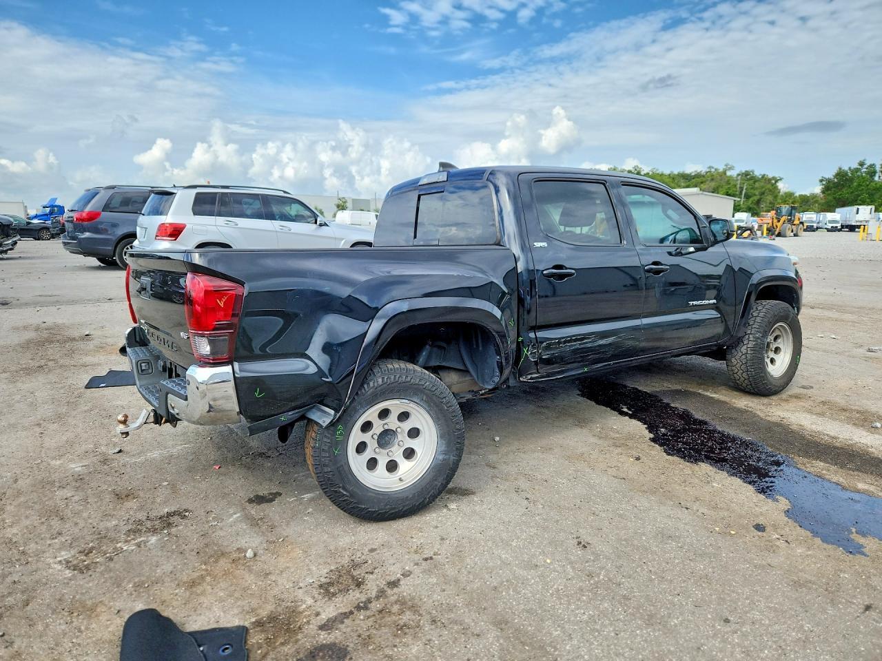 2021 Toyota Tacoma Sr5 V6 - zdjęcie 3