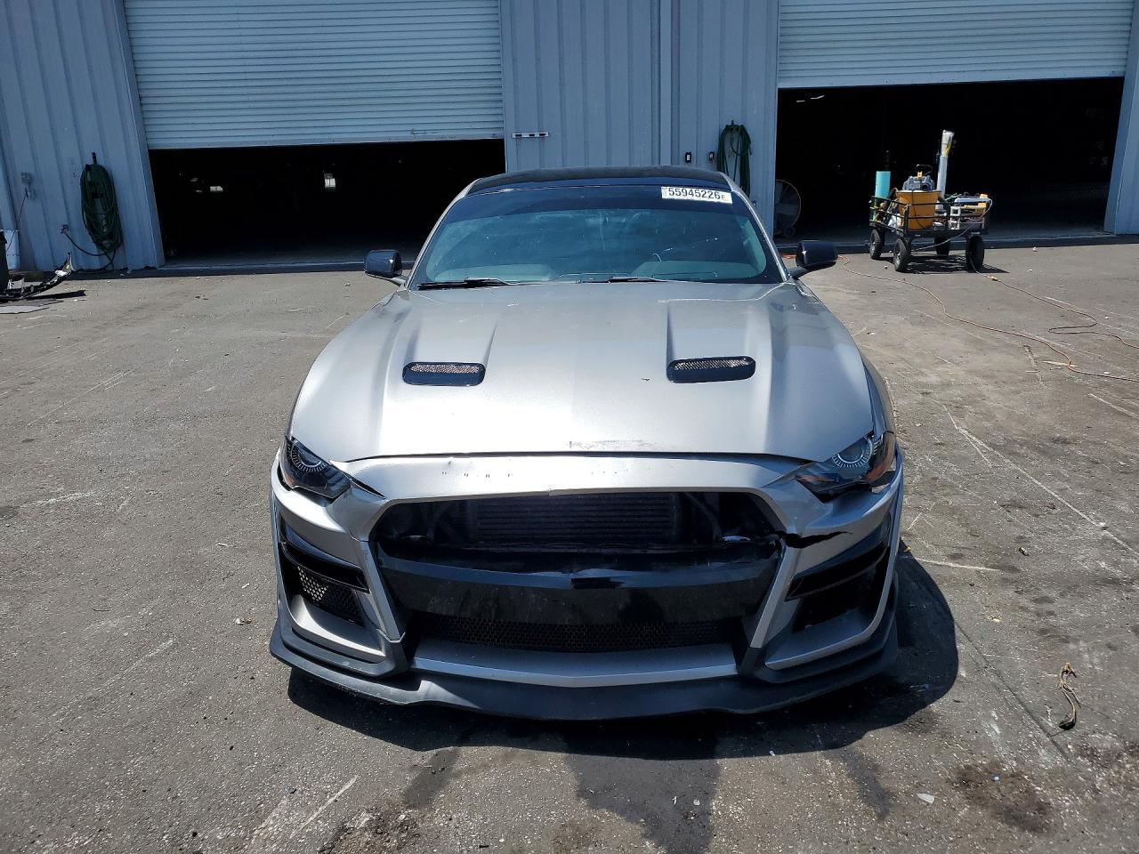 2020 Ford Mustang - zdjęcie 5