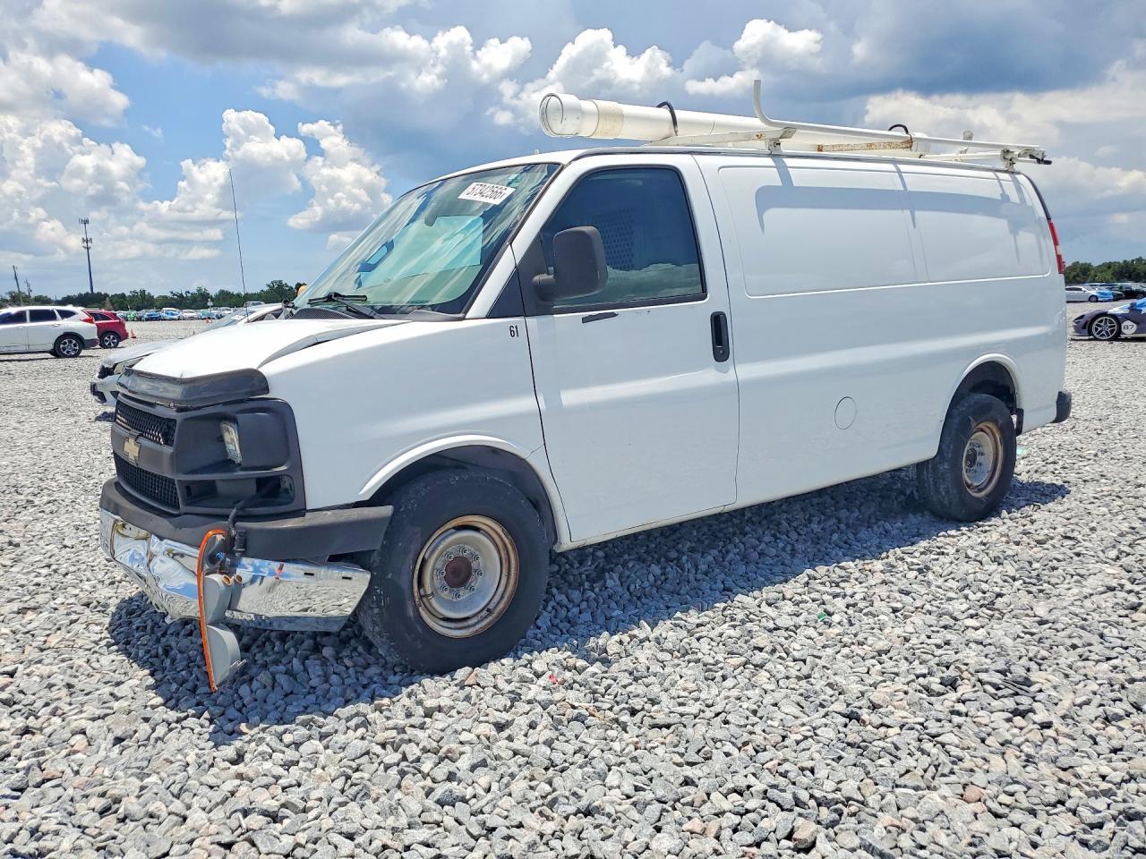 2017 Chevrolet Express G2500 - zdjęcie główne