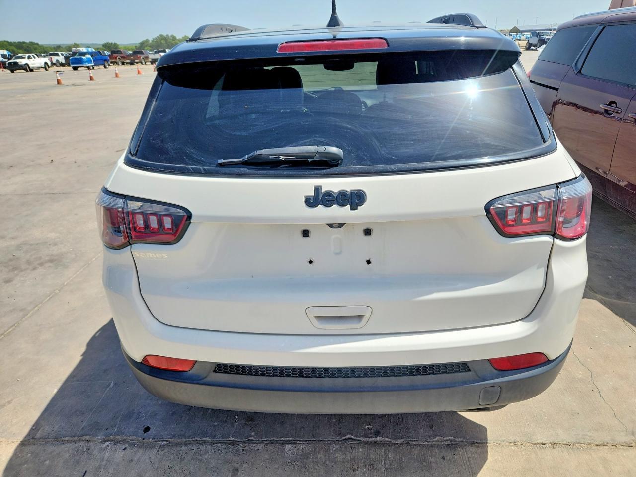 2020 Jeep Compass Latitude - zdjęcie 6