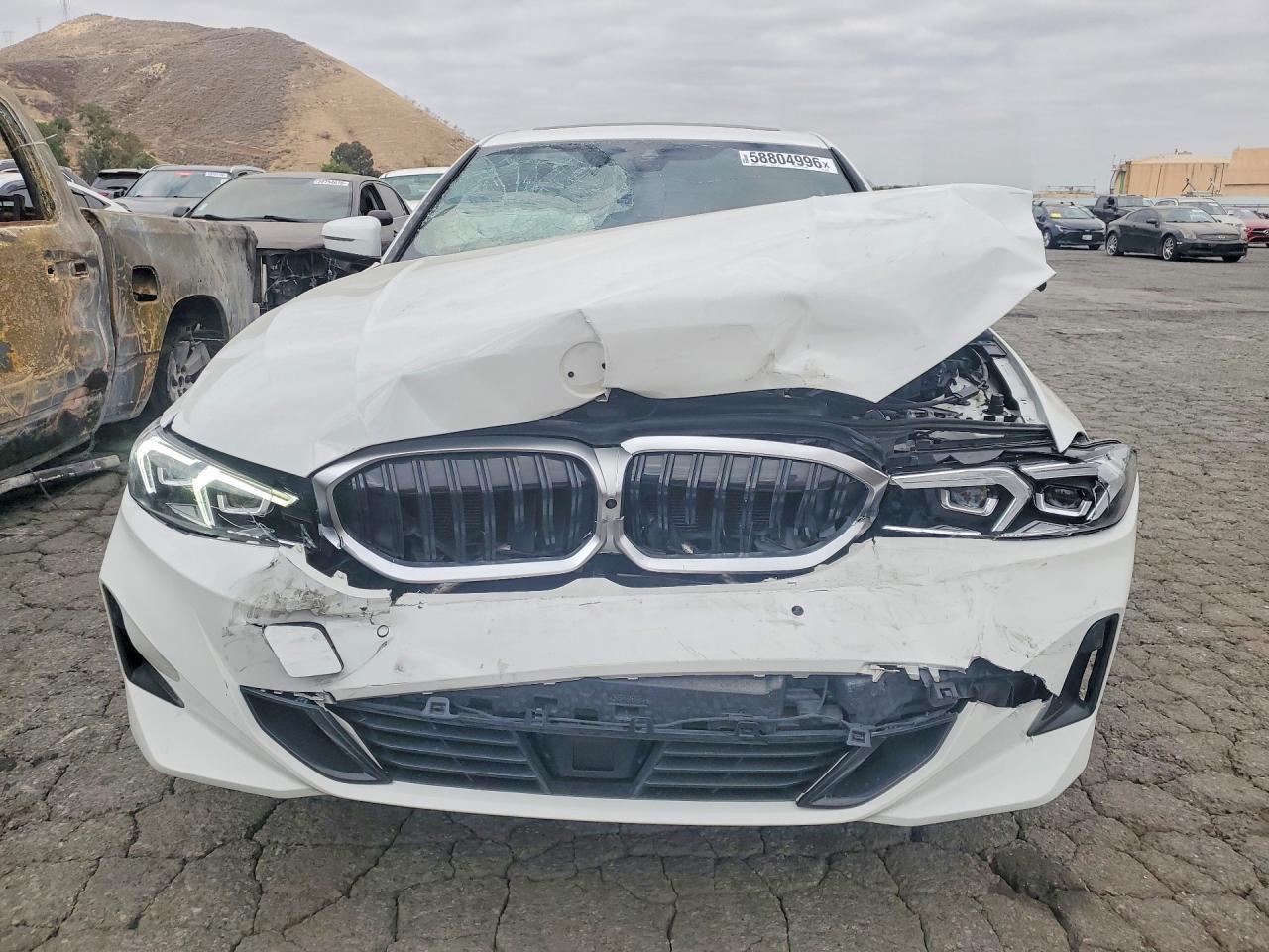 2025 BMW 330I - zdjęcie 5