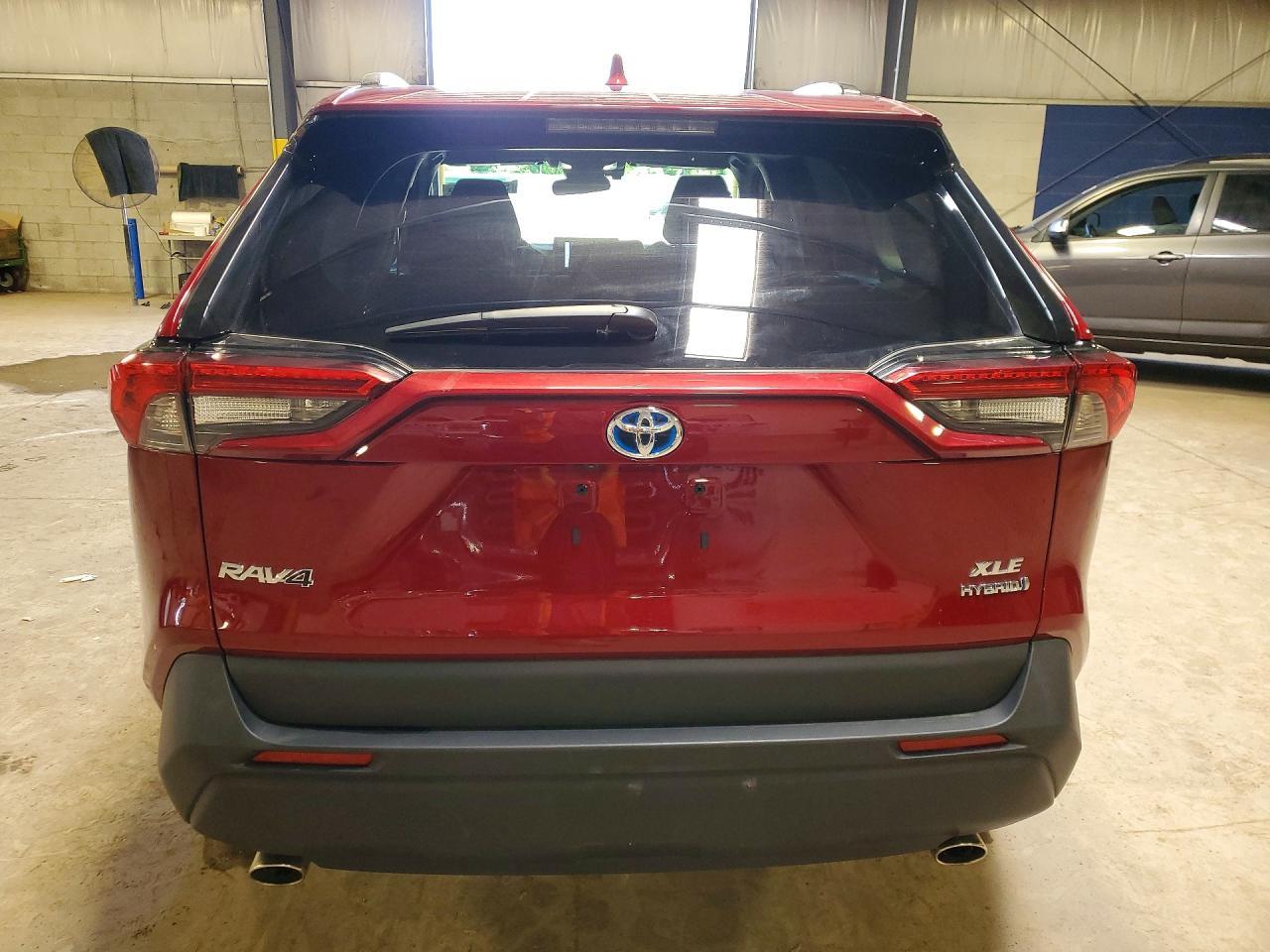 2024 Toyota Rav4 Hybrid Xle - zdjęcie 6