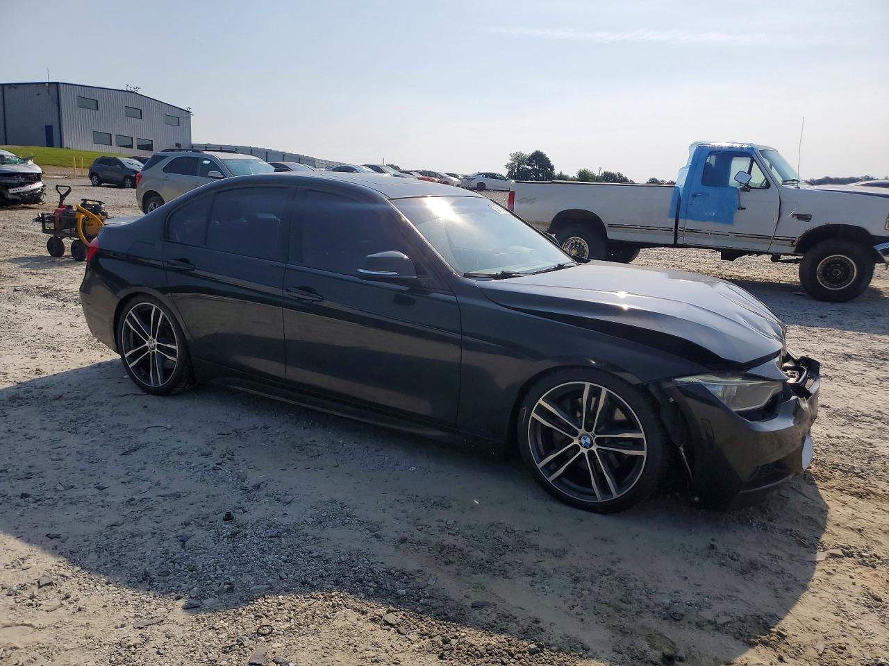 2015 BMW 335 I - zdjęcie 4
