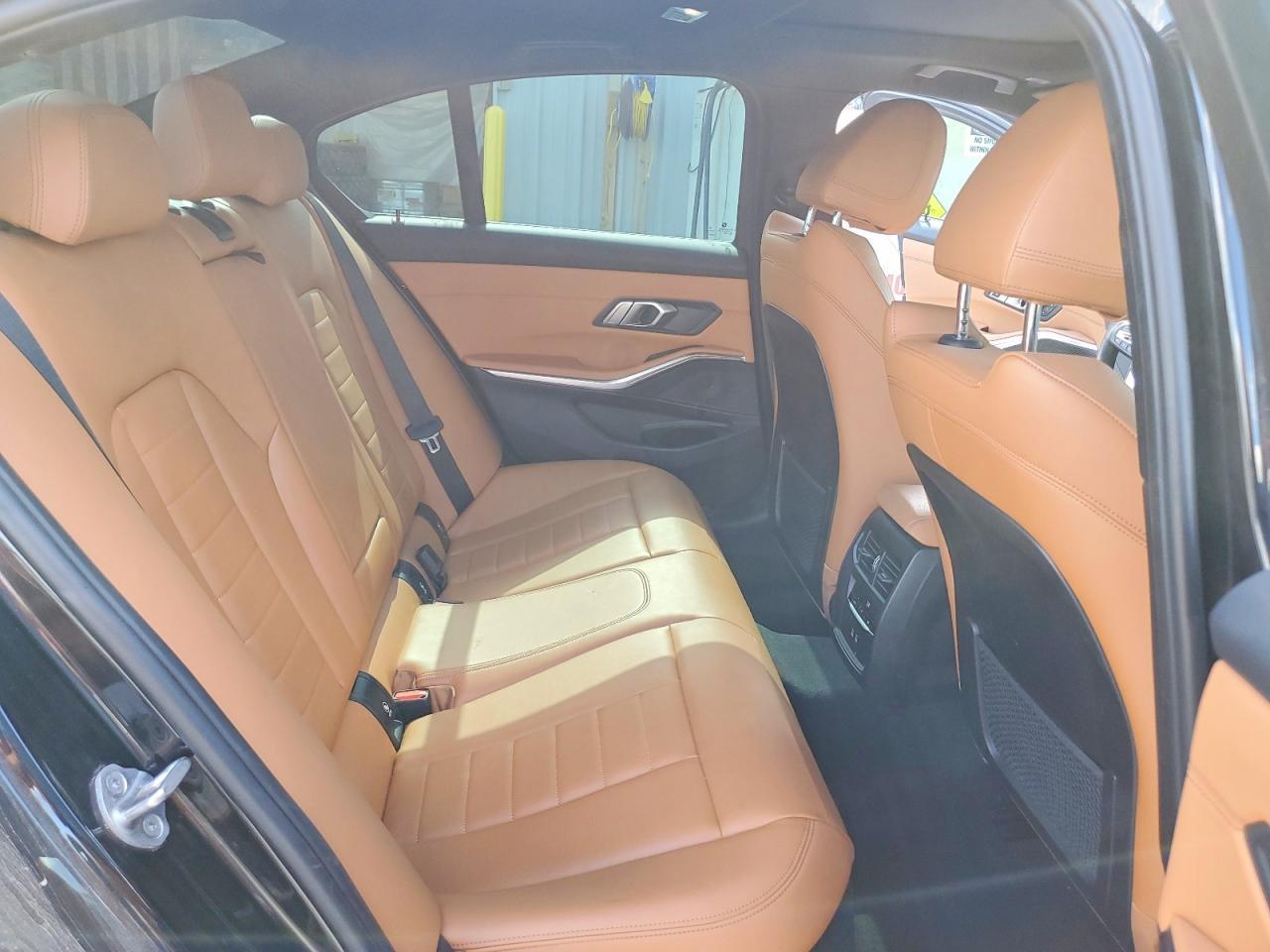 2021 BMW 330Xi - zdjęcie 10