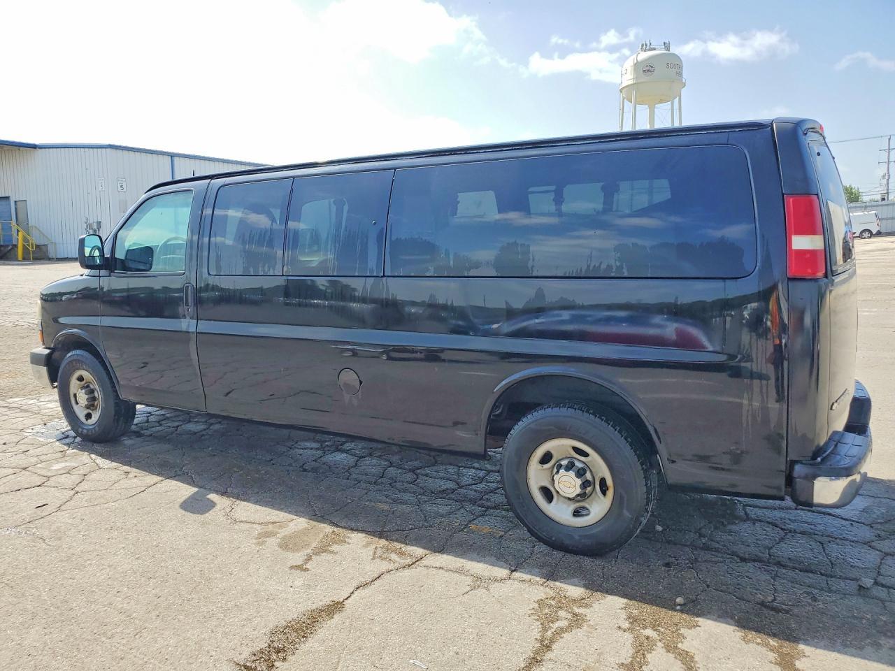 2013 Chevrolet Express G3500 Lt - zdjęcie 2
