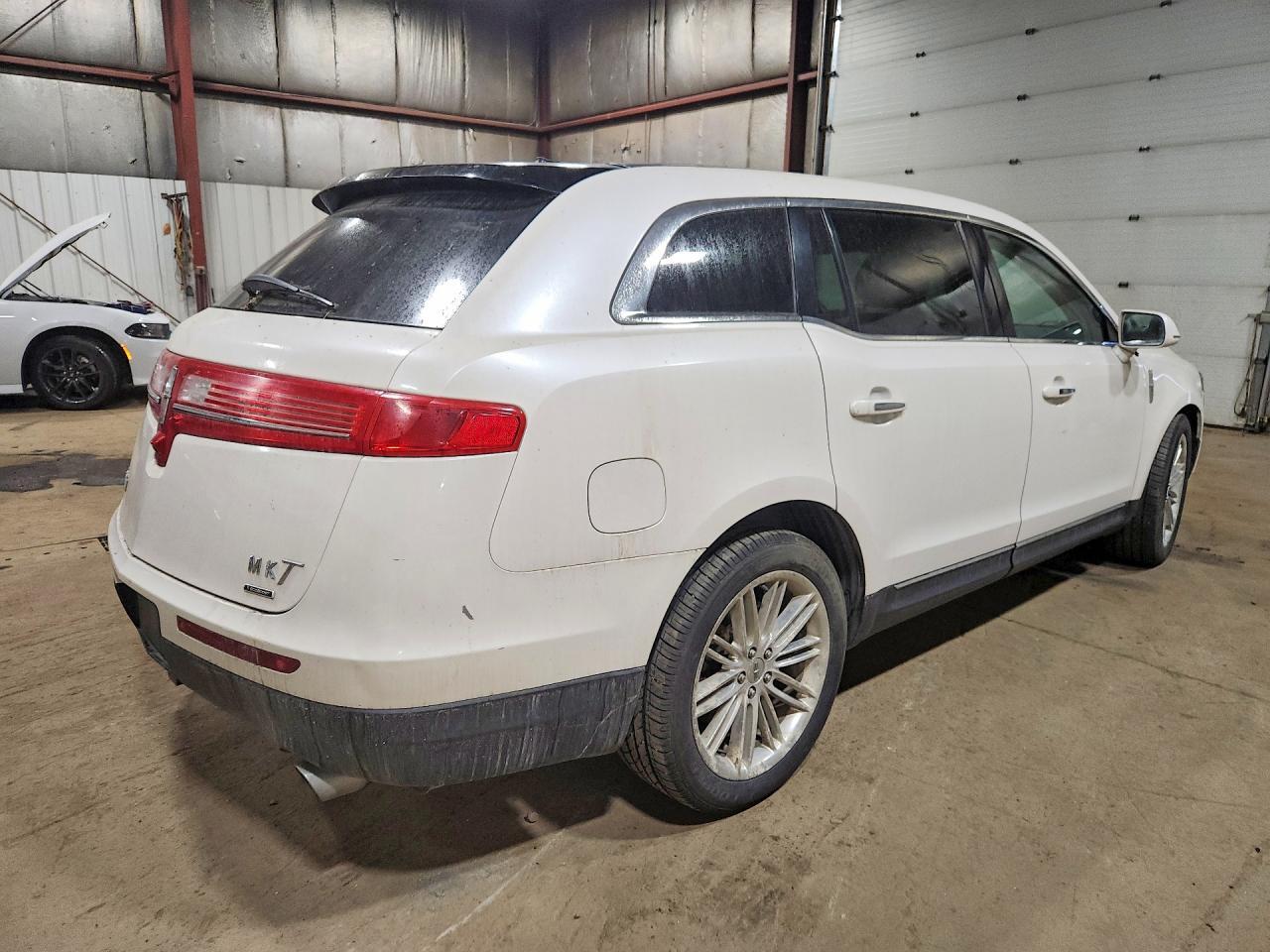 2013 Lincoln Mkt - zdjęcie 3